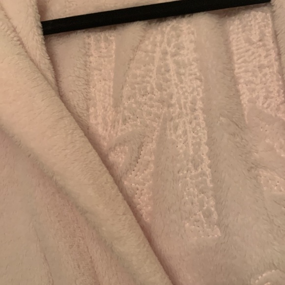 Baby pink fuzzy robe from Pink - Picture 4 of 4